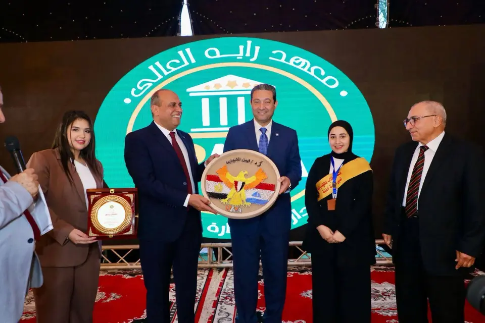 شارك الأستاذ الدكتور/ أيمن الشهابي، محافظ دمياط، في الاحتفالية التي نظمها معهد راية العالي للإدارة والتجارة الخارجية بدمياط الجديدة، بمناسبة حصول المعهد على الاعتماد المؤسسي من الهيئة القومية لضمان جودة التعليم والاعتماد